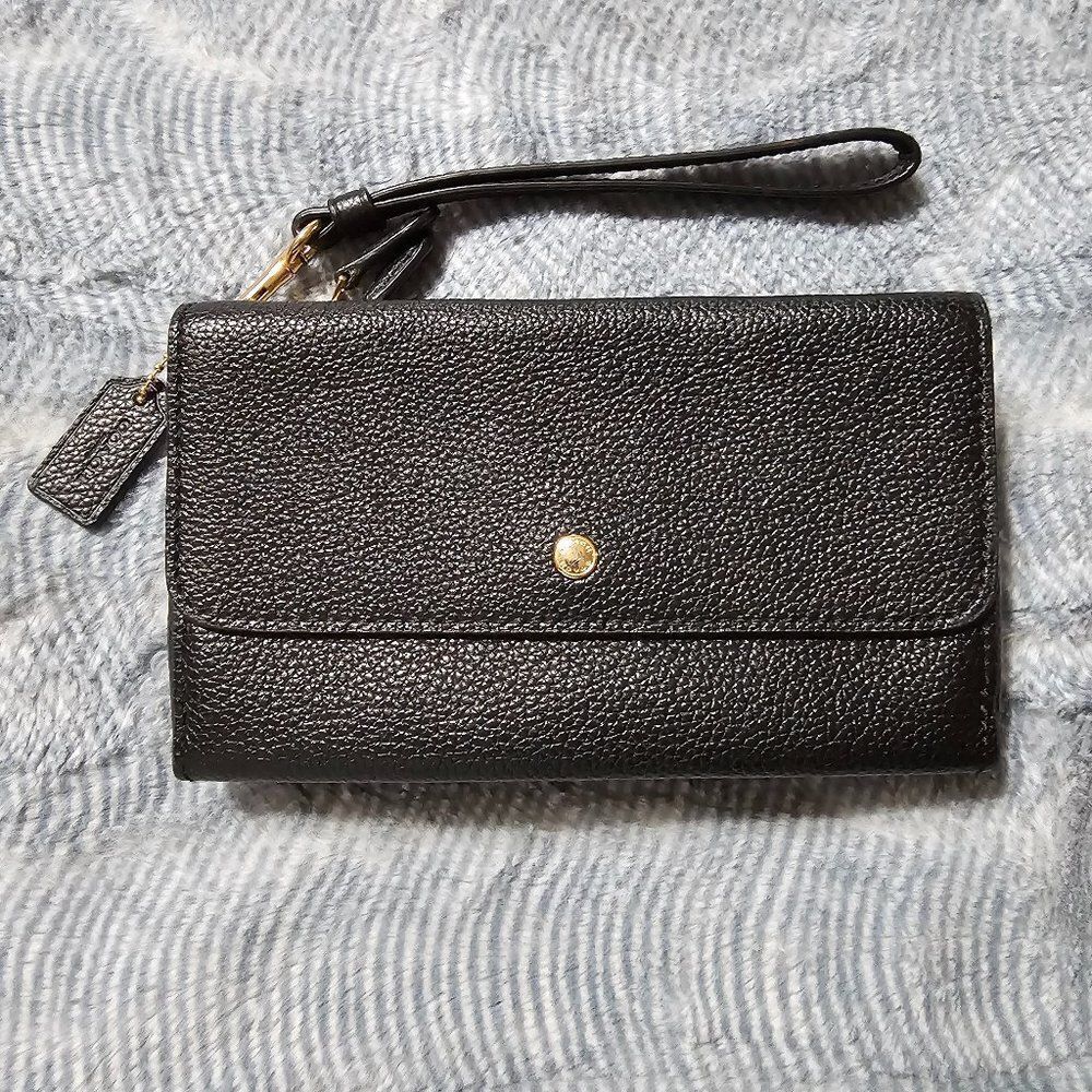 Coach Triple Small Wallet in black pebbled leather